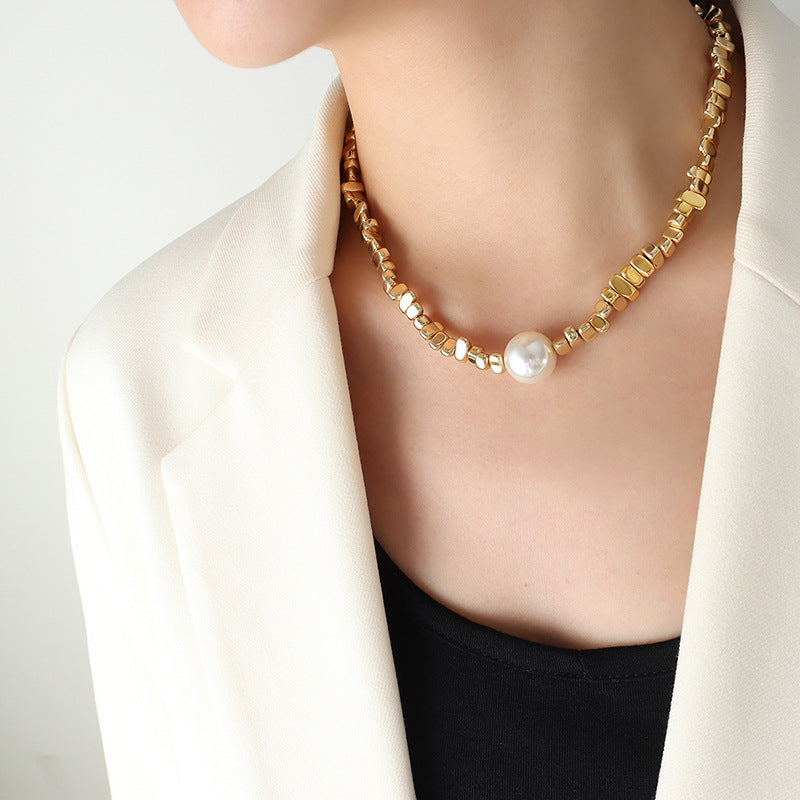 Geometric Pearl Necklace