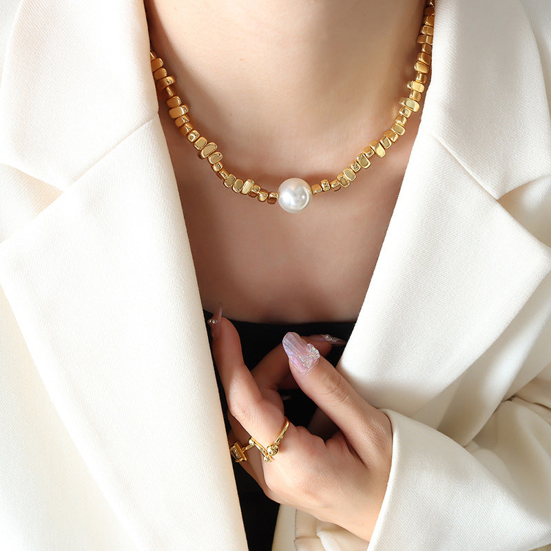 Geometric Pearl Necklace